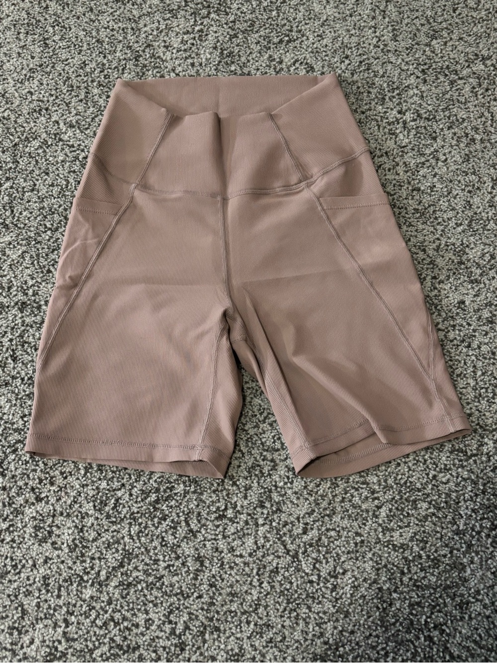 High-Rise Women's Ribbed Bike Shorts with Contour Seams